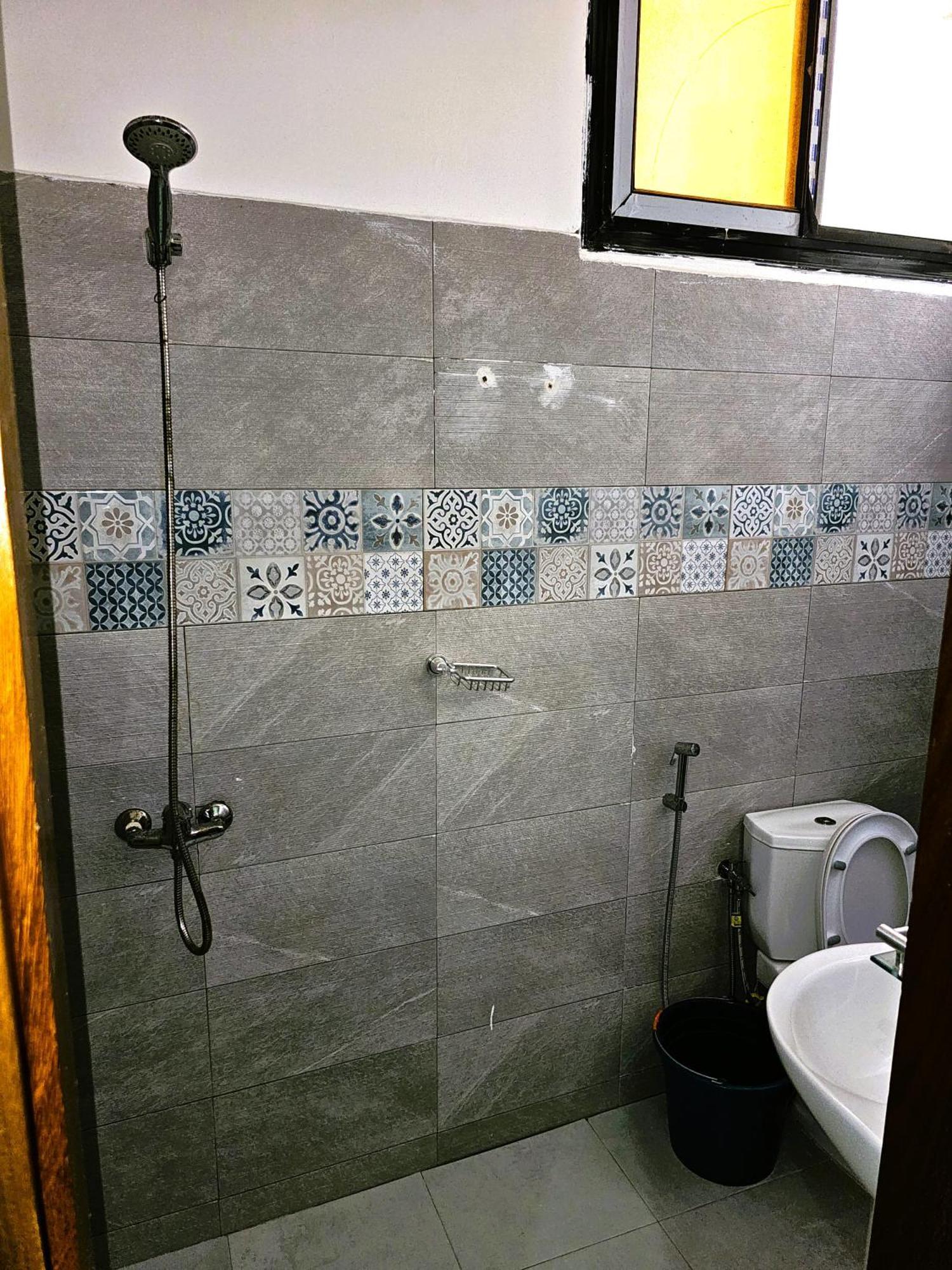 Hotel CHAMBRE PRIVEE- Douche Personnelle-SALON- WIFI-NETFLIX Dakar Exterior foto