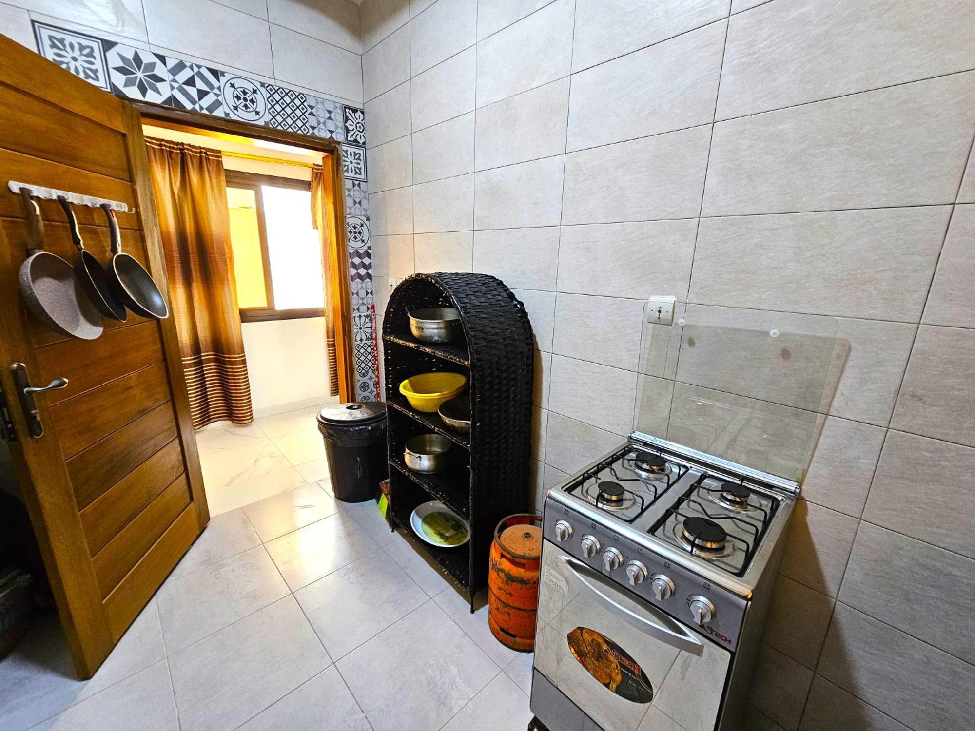 Hotel CHAMBRE PRIVEE- Douche Personnelle-SALON- WIFI-NETFLIX Dakar Exterior foto